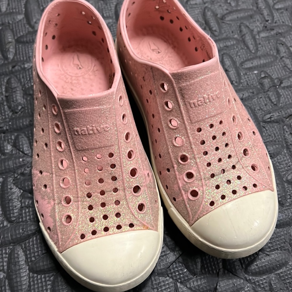 Pink Sparkle Natives size 11
